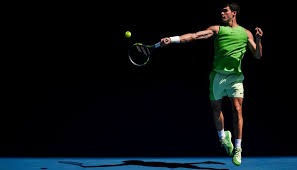 为什么打者打击前习惯性用泥土摩搓双手以增加球棒摩擦力